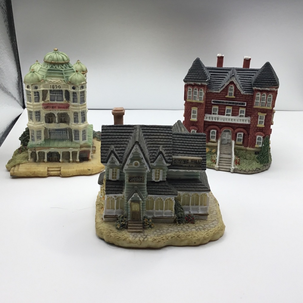 Charming Set of 3 Liberty Falls Buildings!